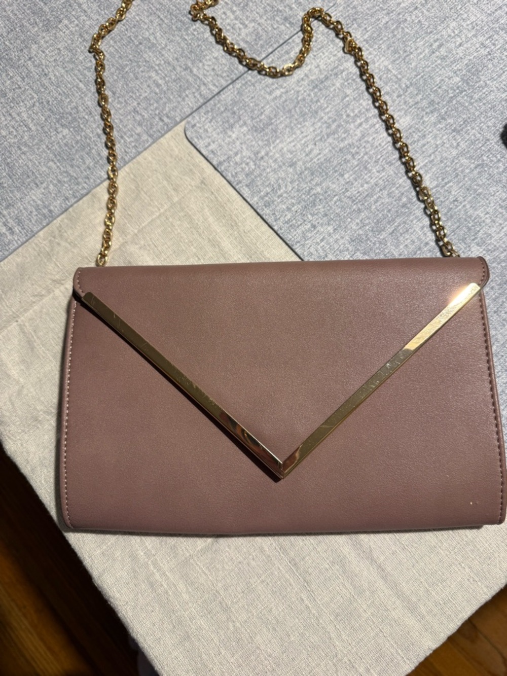 Envelope Crossbody Shoulder Bag in Mauve with Gold Trim